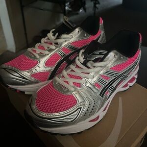 Gel Kayano-14 Pink Asics Size 9 1/2